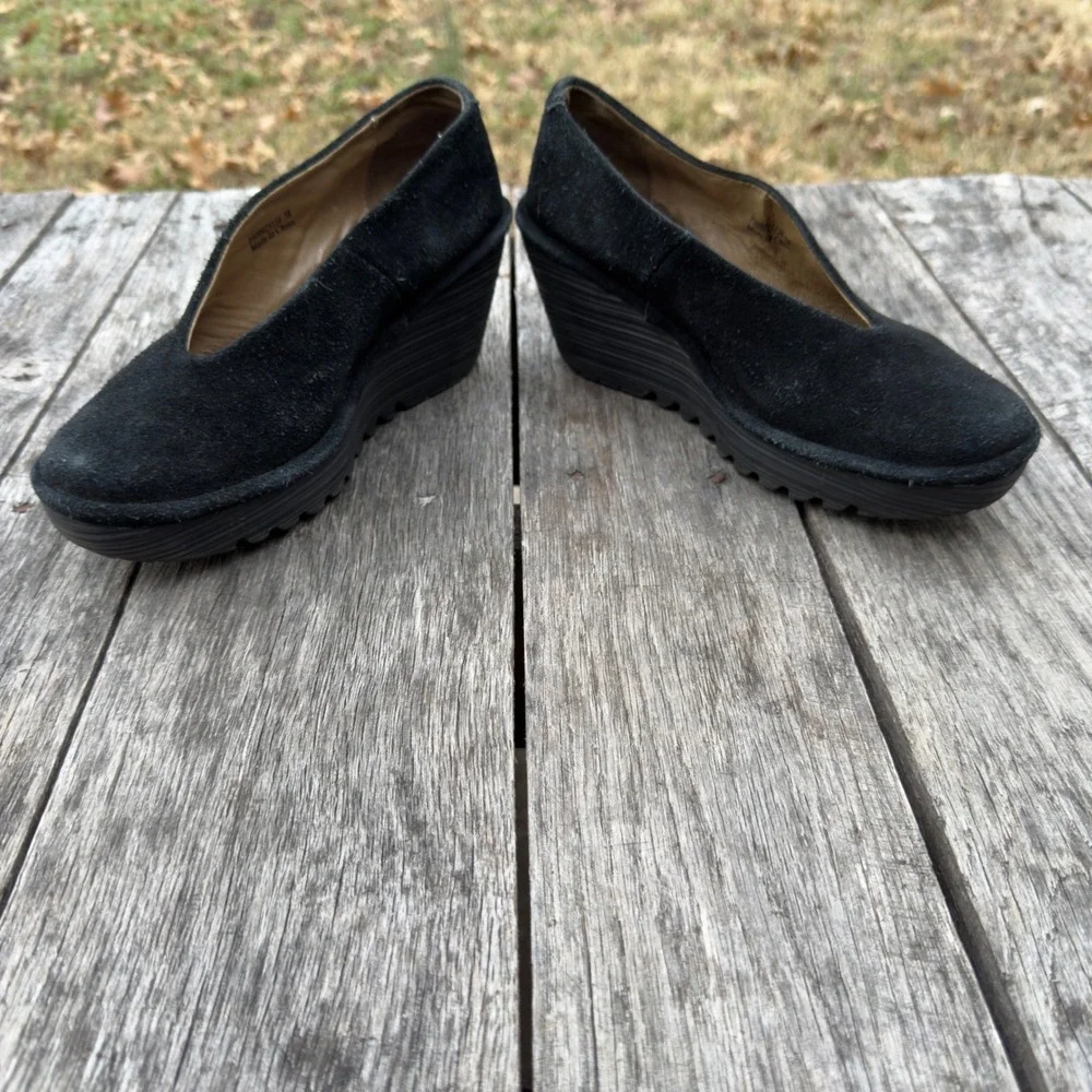 Fly London Yaz Women Black Suede Wedge Platform V-Cut Pump Size‎ EU 38/US 7.5-8